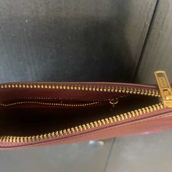 Brandy Melville Red Crossbody Bag Minimalist Design - Picture 3 of 3